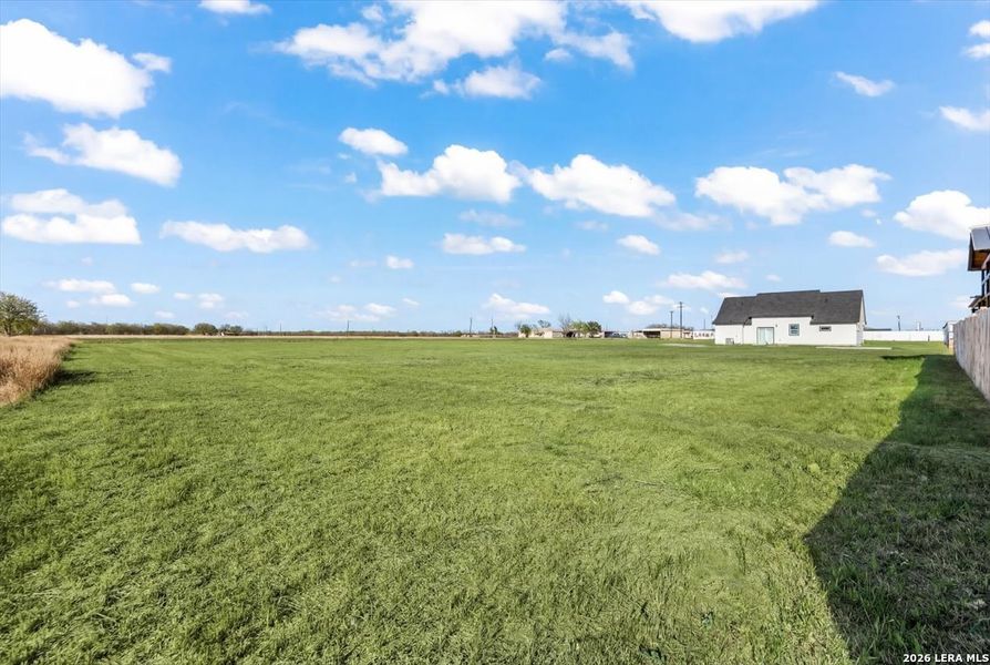 Natural landscape and outdoor views near  in Natalia (Image 36).