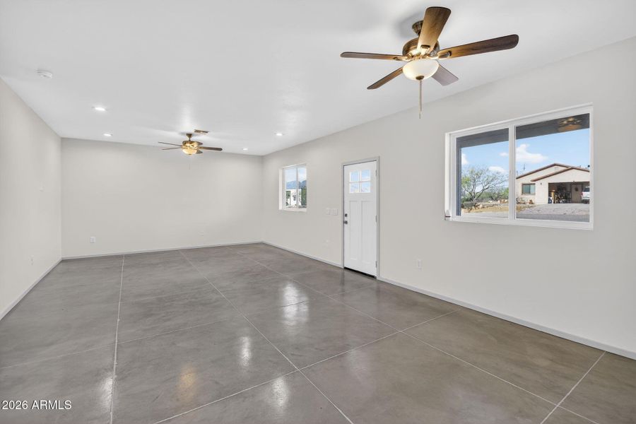 07_101_Habana_Ct_Rio_Rico_AZ_85648-Livin