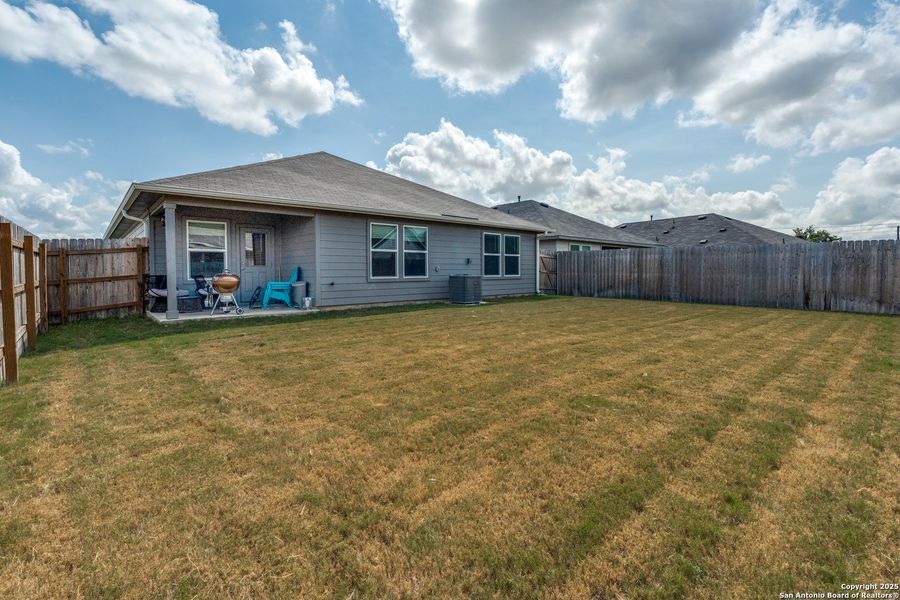 Front exterior of a new home in Heather Glen, New Braunfels, TX, highlighting curb appeal (Image 20).