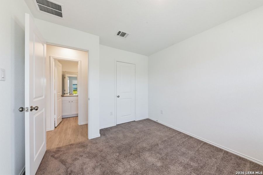 Spacious, unfurnished interior of a new home in Lodi Grove, Floresville (Image 11). Spacious, unfurnished interior of a new home in Lodi Grove, Floresville (Image 11).