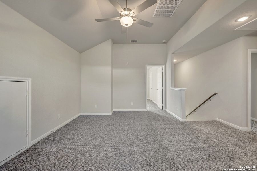 Spacious, unfurnished interior of a new home in Park Place, New Braunfels (Image 24).