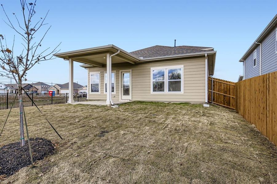 Exterior details and patio area of a home in Ambergrove, Royse City (Image 20).