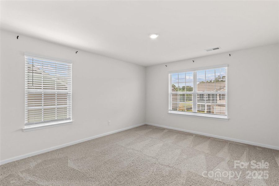 Spacious, unfurnished interior of a new home in Calvin Creek, Troutman (Image 18).
