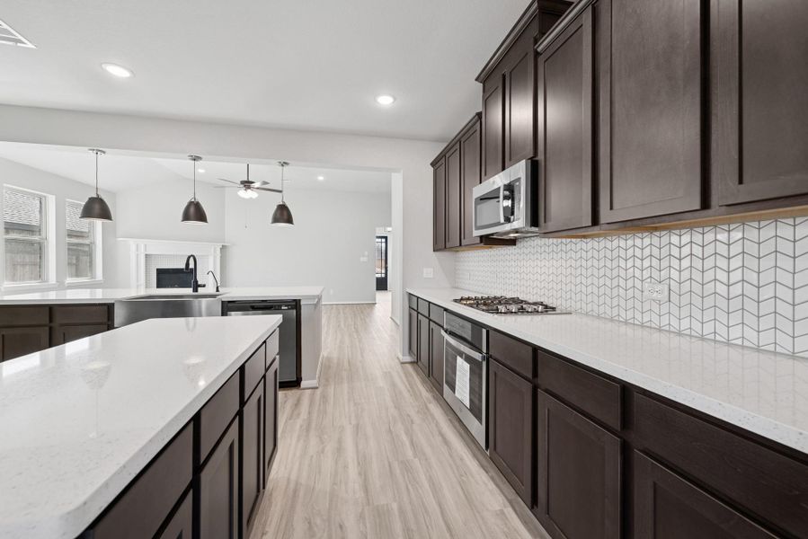 Secondary island for extra prep space Secondary island for extra prep space