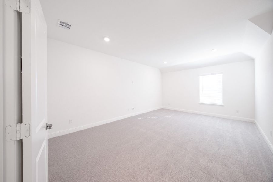 Spacious, unfurnished interior of a new home in Enclave at Legacy Hills, Celina (Image 30).