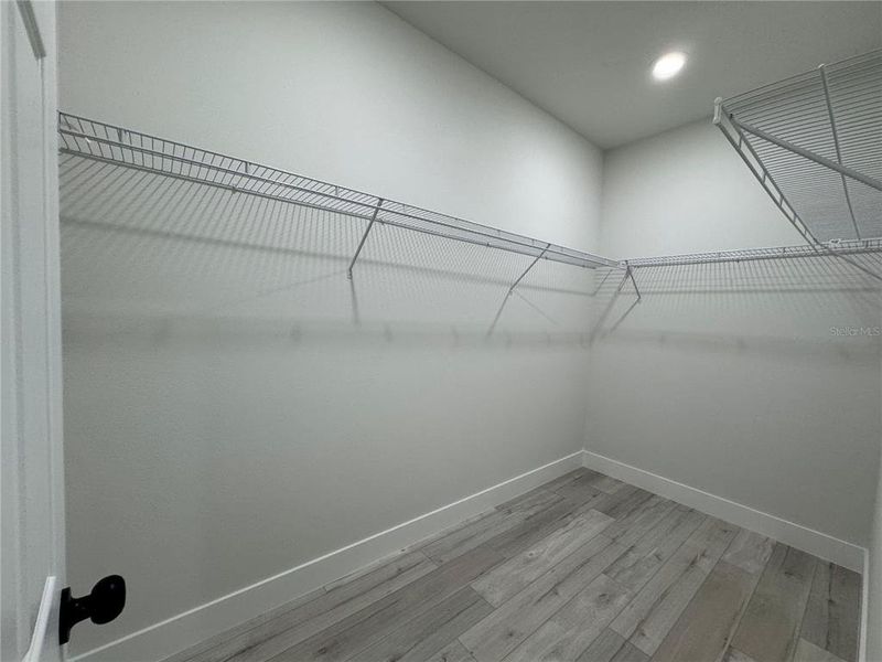 Spacious, unfurnished interior of a new home in , Citrus Springs (Image 28).