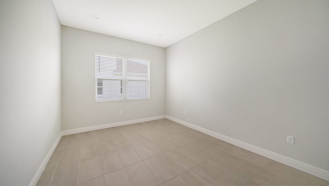 Spacious, unfurnished interior of a new home in Wildleaf at North River Ranch, Parrish (Image 21).