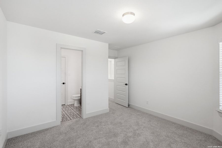 Spacious, unfurnished interior of a new home in Buffalo Crossing, Cibolo (Image 42).