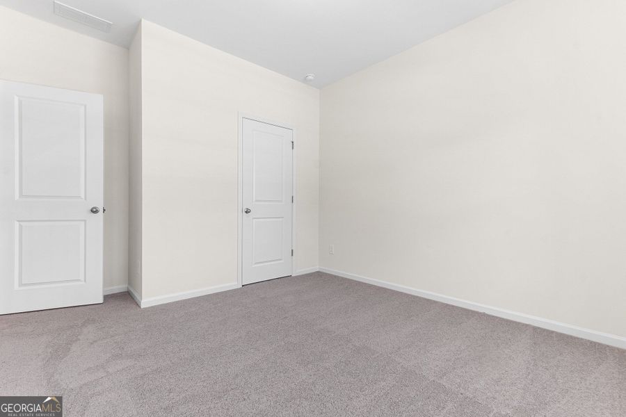 Spacious, unfurnished interior of a new home in Juliette Crossing, Forsyth (Image 77).