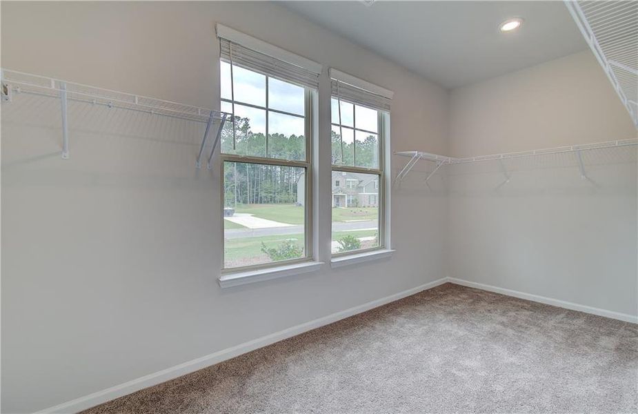 Spacious, unfurnished interior of a new home in Riverbend Overlook, Fayetteville (Image 17).