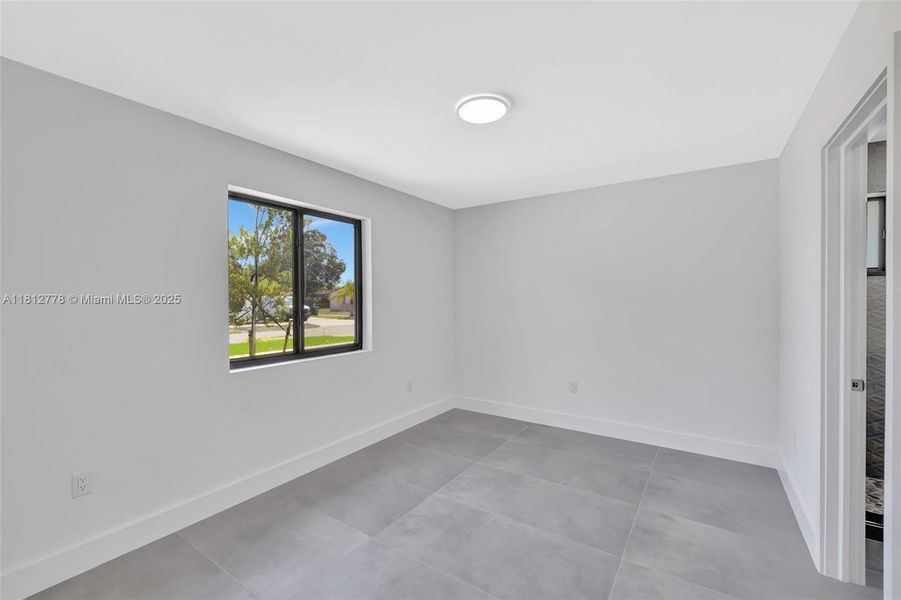 Spacious, unfurnished interior of a new home in , Miami Gardens (Image 21).