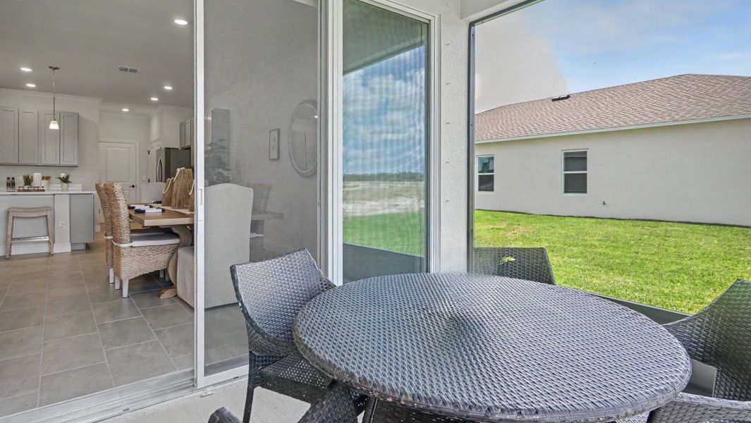 Representative exterior details of a home built from the Drexel by Maronda Homes in Labelle, Labelle (Image 3).
