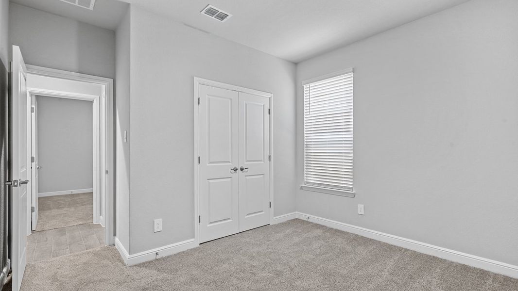 Spacious, unfurnished interior of a new home in Trails of Elizabeth Creek, Fort Worth (Image 36). Spacious, unfurnished interior of a new home in Trails of Elizabeth Creek, Fort Worth (Image 36).