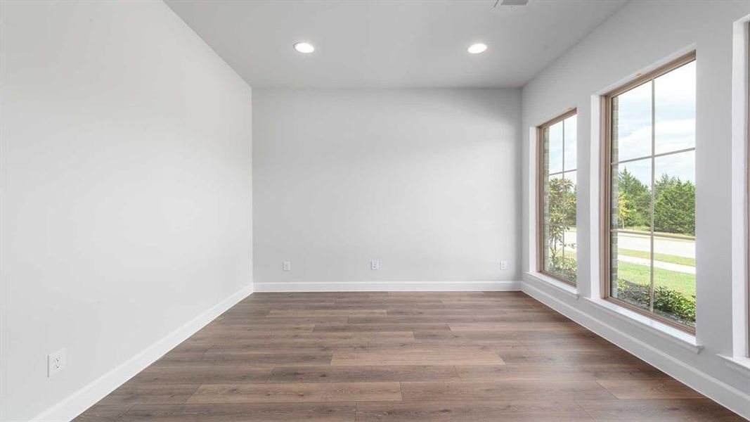 Spacious, unfurnished interior of a new home in Somerset Park 80', Rockwall (Image 18). Spacious, unfurnished interior of a new home in Somerset Park 80', Rockwall (Image 18).