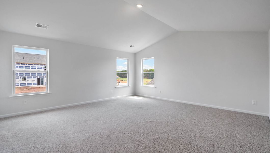 Spacious, unfurnished interior of a new home in Hunters Ridge, Woodruff (Image 26).