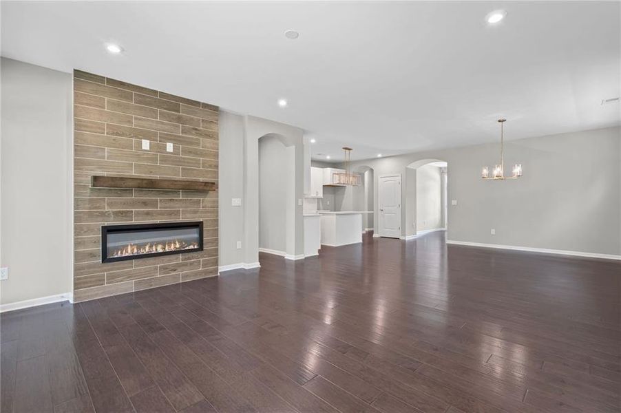 Spacious, unfurnished interior of a new home in Laurel Farms, Dallas (Image 29).