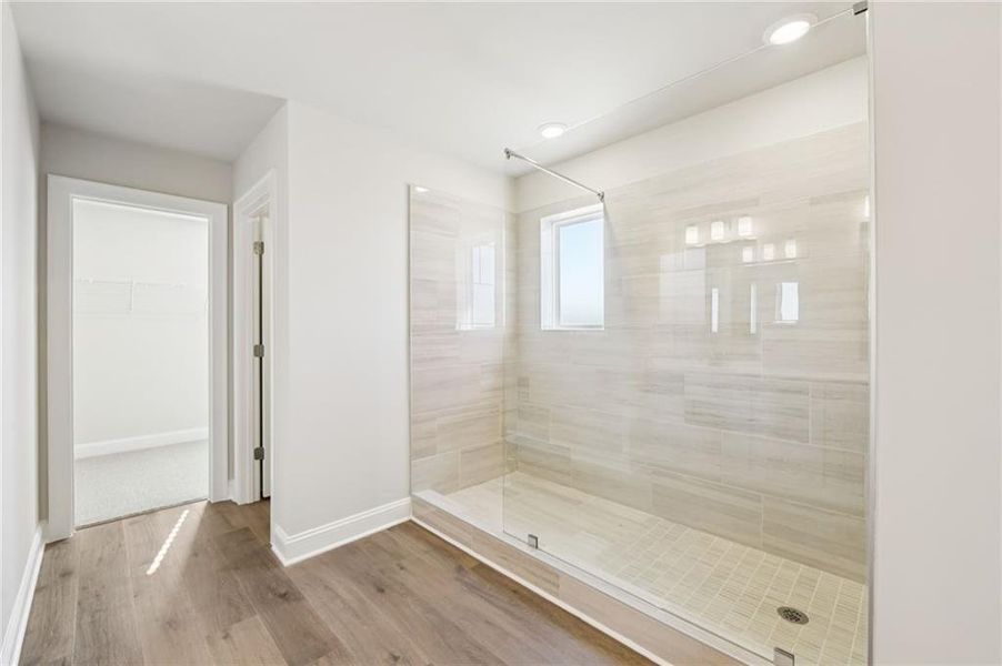 Spacious, unfurnished interior of a new home in River Pointe, Monroe (Image 35).