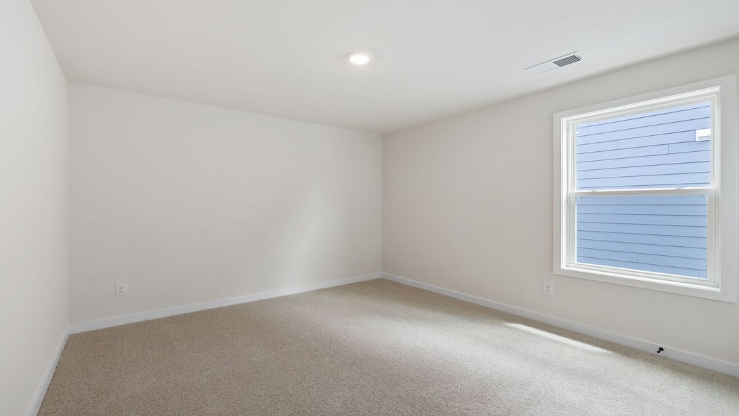 Spacious, unfurnished interior of a new home in Cottonwood Ridge, Piedmont (Image 24).