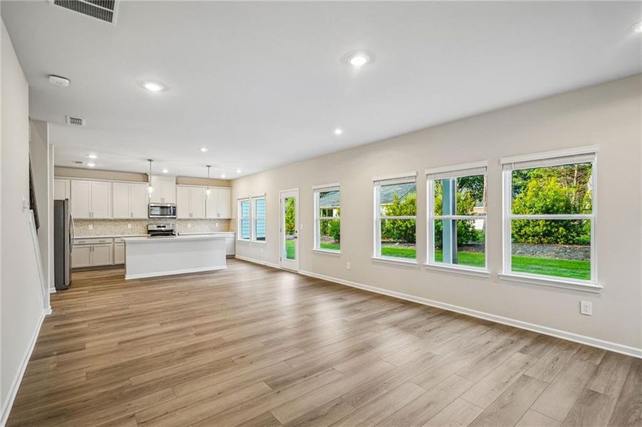 Spacious, unfurnished interior of a new home in Martin Springs - Estate Series, Lawrenceville (Image 19).