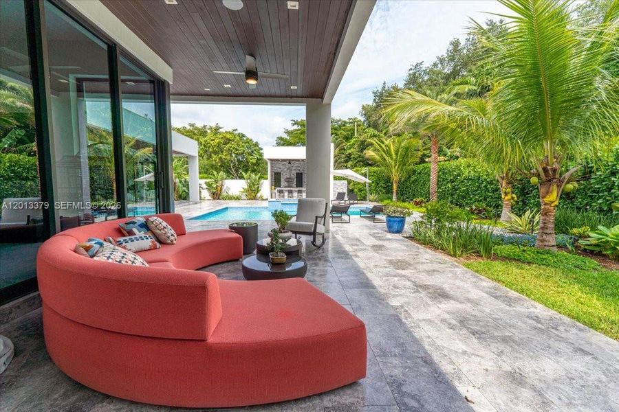 Exterior details and patio area of a home in , Pinecrest (Image 4).