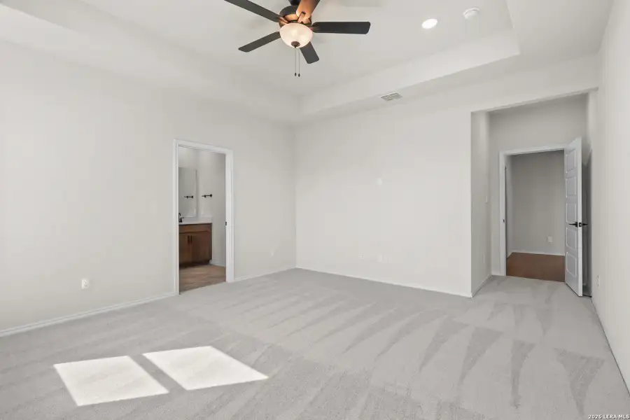Spacious, unfurnished interior of a new home in Comanche Ridge, San Antonio (Image 25). Spacious, unfurnished interior of a new home in Comanche Ridge, San Antonio (Image 25).