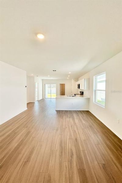 Spacious, unfurnished interior of a new home in Broadleaf, Parrish (Image 5). Spacious, unfurnished interior of a new home in Broadleaf, Parrish (Image 5).