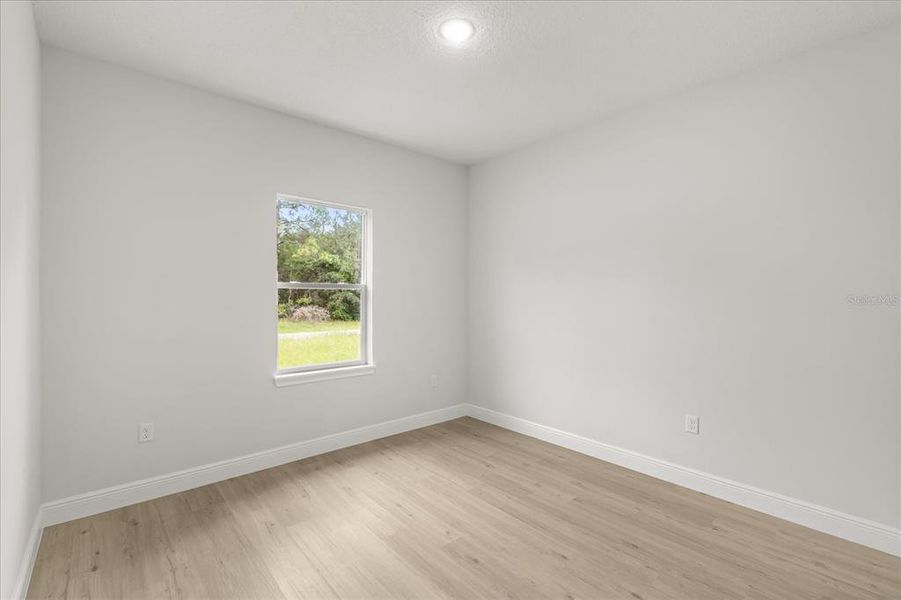 Spacious, unfurnished interior of a new home in , Ocala (Image 16).