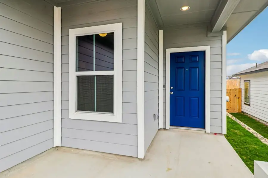 Exterior details and patio area of a home in Edgebrooke, Pflugerville (Image 3).