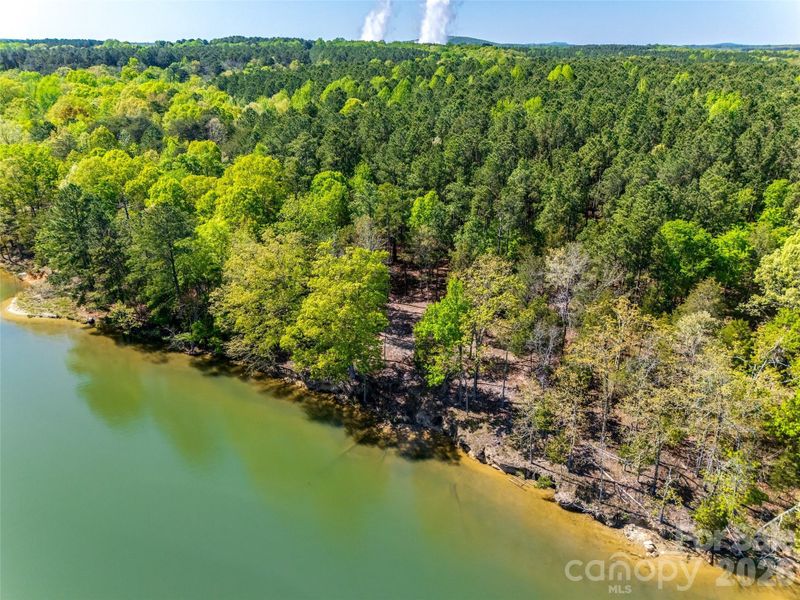 Beautiful water frontage Beautiful water frontage