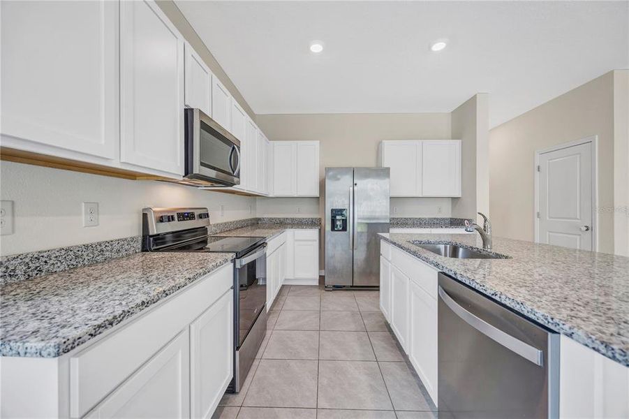 Furnished interior view inside a new home in , Wesley Chapel (Image 14).