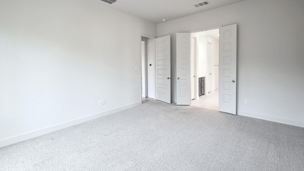 Spacious, unfurnished interior of a new home in 6 Creeks 45', Kyle (Image 22). Spacious, unfurnished interior of a new home in 6 Creeks 45', Kyle (Image 22).