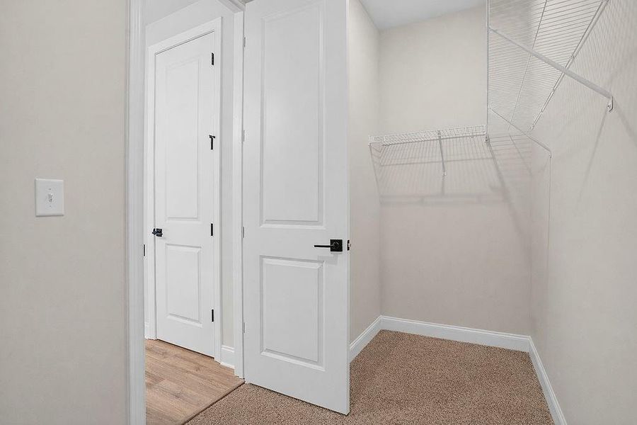 Spacious, unfurnished interior of a new home in , Homer (Image 26).