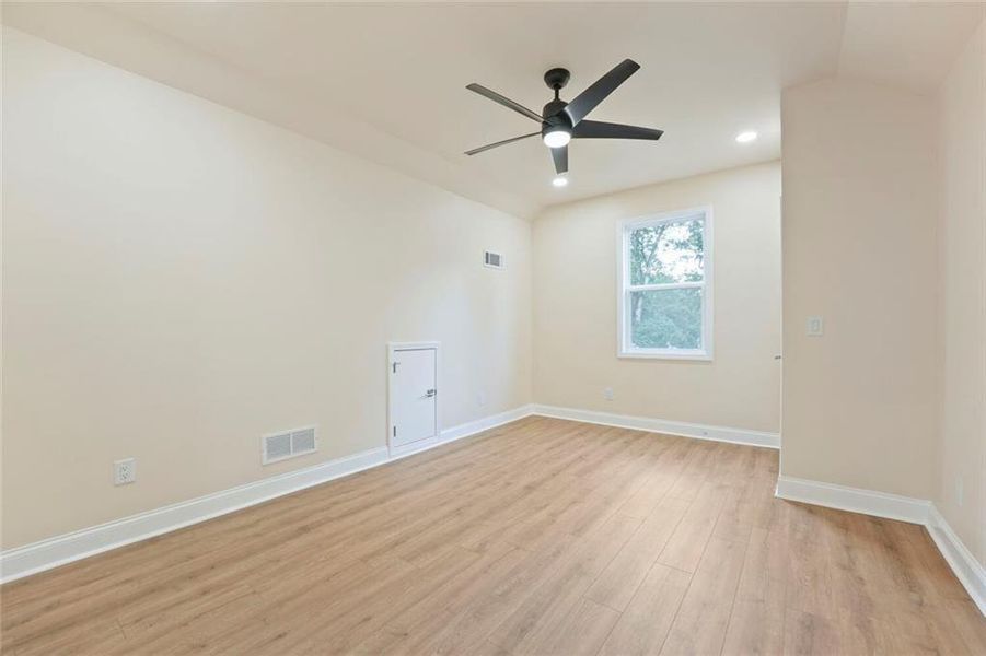 Spacious, unfurnished interior of a new home in , Atlanta (Image 18). Spacious, unfurnished interior of a new home in , Atlanta (Image 18).