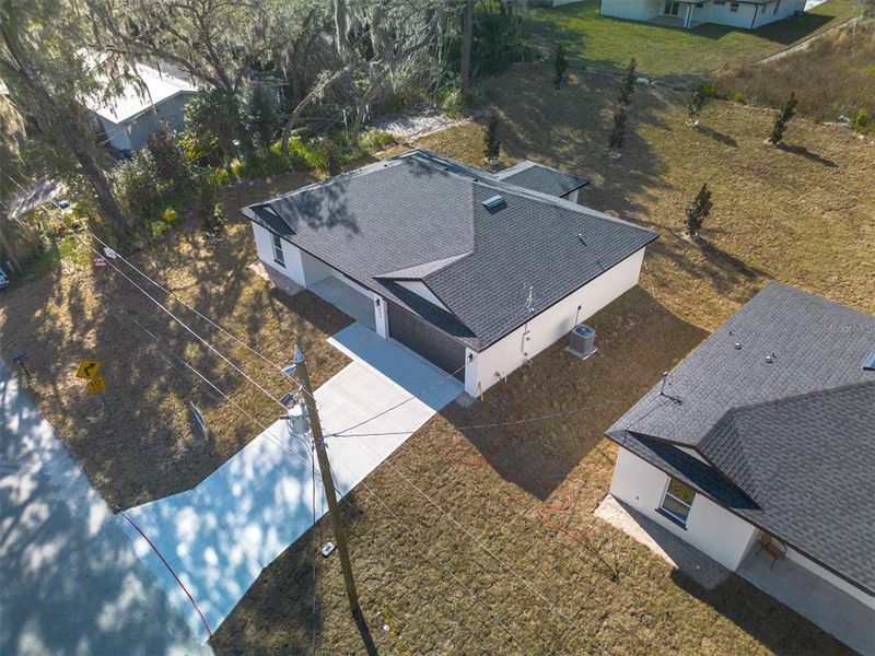 Exterior details and patio area of a home in , Deland (Image 4).