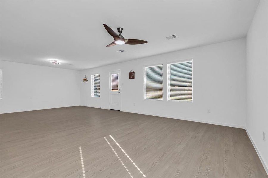 Spacious, unfurnished interior of a new home in Magnolia Springs, Montgomery (Image 10).