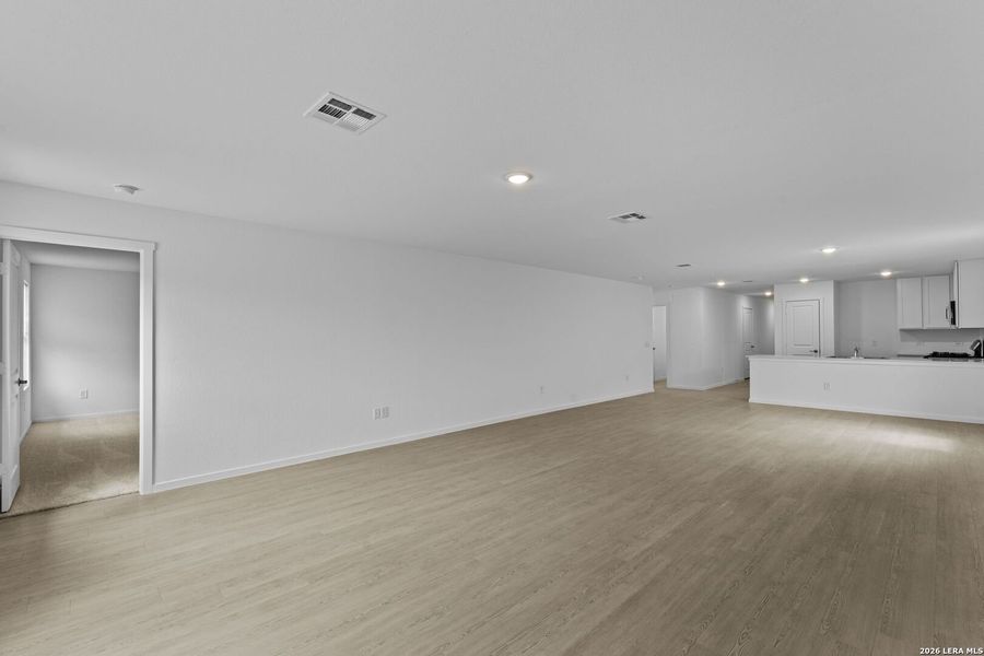 Spacious, unfurnished interior of a new home in Smiley Ranch, San Antonio (Image 16). Spacious, unfurnished interior of a new home in Smiley Ranch, San Antonio (Image 16).