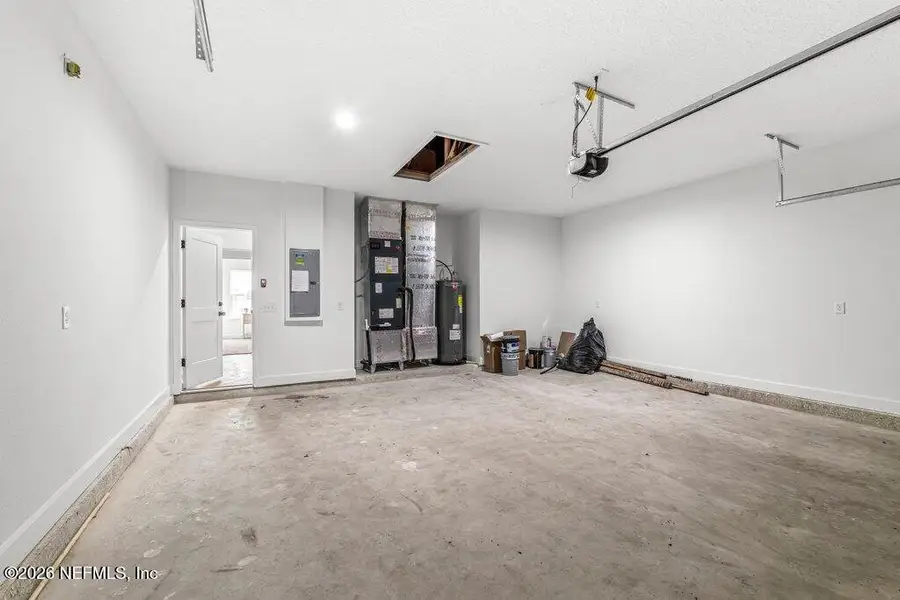 Spacious, unfurnished interior of a new home in , East Palatka (Image 41).