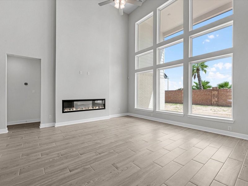 Spacious, unfurnished interior of a new home in Lago Mar - 60', Texas City (Image 13).