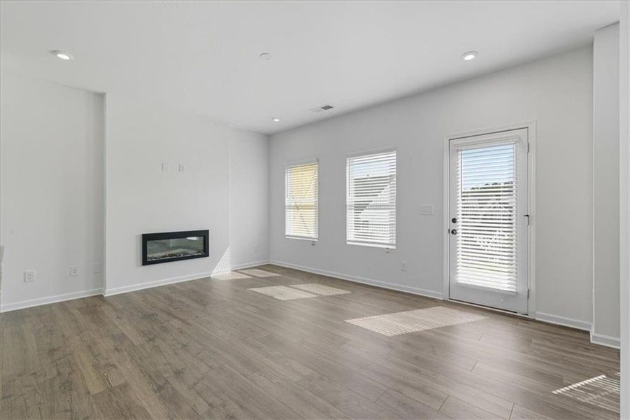 Spacious, unfurnished interior of a new home in Park Center Pointe, Austell (Image 16).