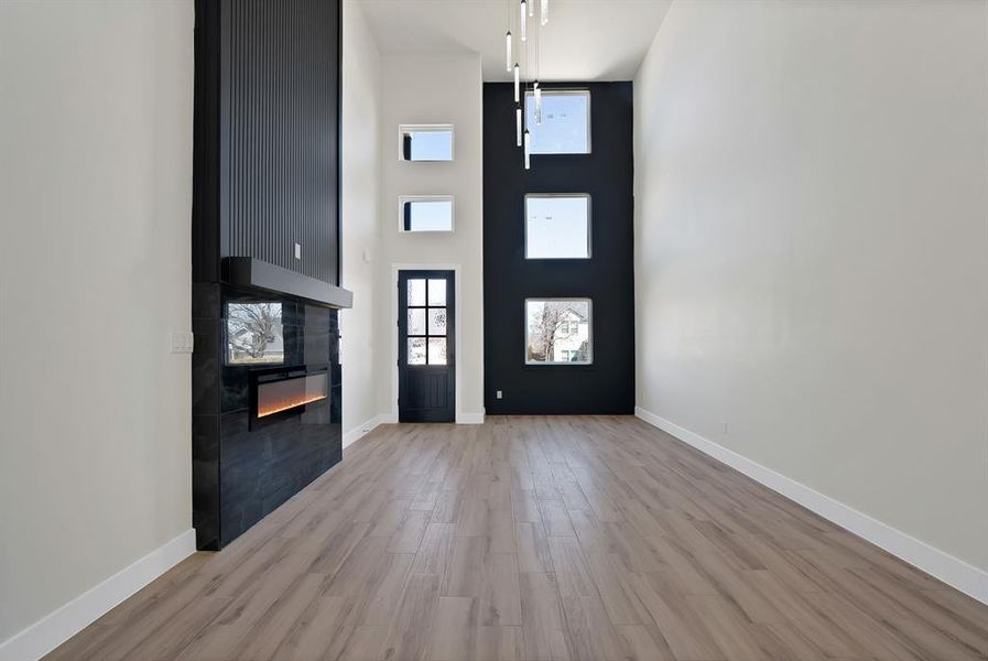 Spacious, unfurnished interior of a new home in , Fort Worth (Image 19).