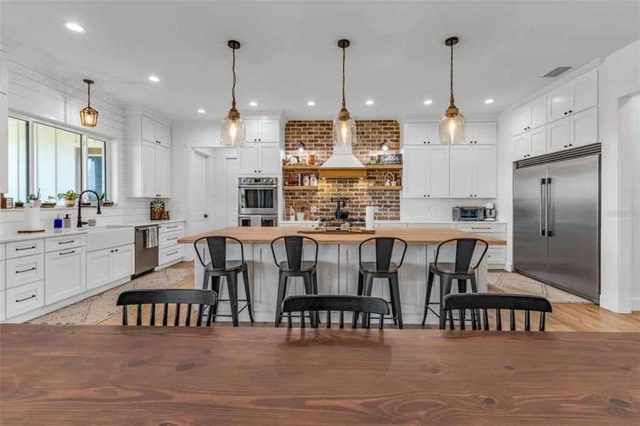 Furnished interior view inside a new home in , Arcadia (Image 31).