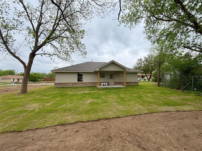 Exterior details and patio area of a home in , Bowie (Image 3).