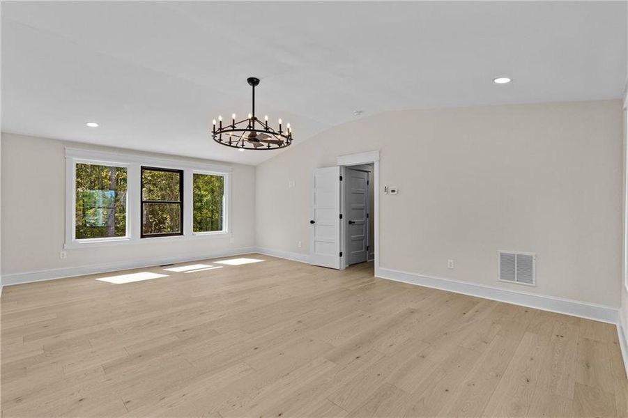 Spacious, unfurnished interior of a new home in , Monroe (Image 77).