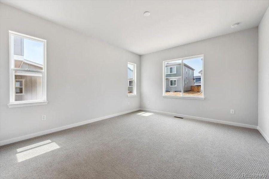 Spacious, unfurnished interior of a new home in Prestige Collection at Parkdale Commons, Lafayette (Image 19).