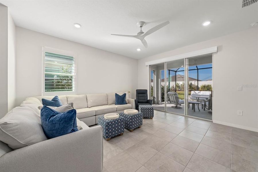 Furnished interior view inside a new home in Star Farms at Lakewood Ranch, Bradenton (Image 16).