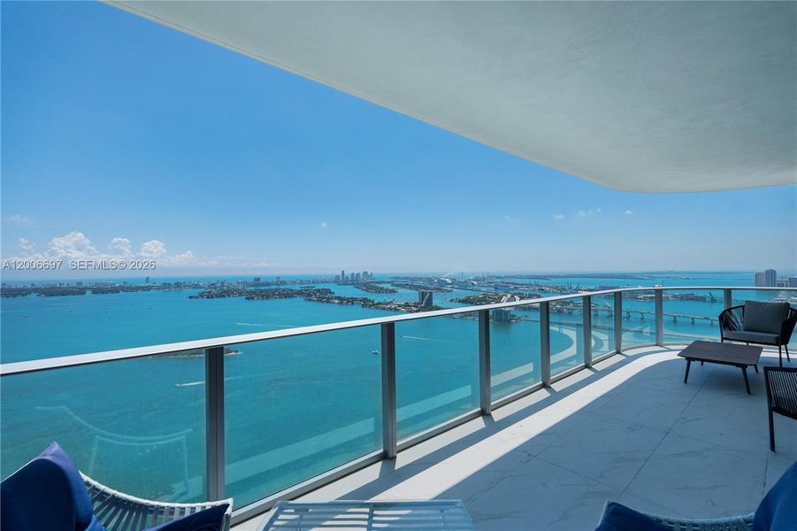 Condo located in Miami, FL showcasing its design and architecture (Image 36).