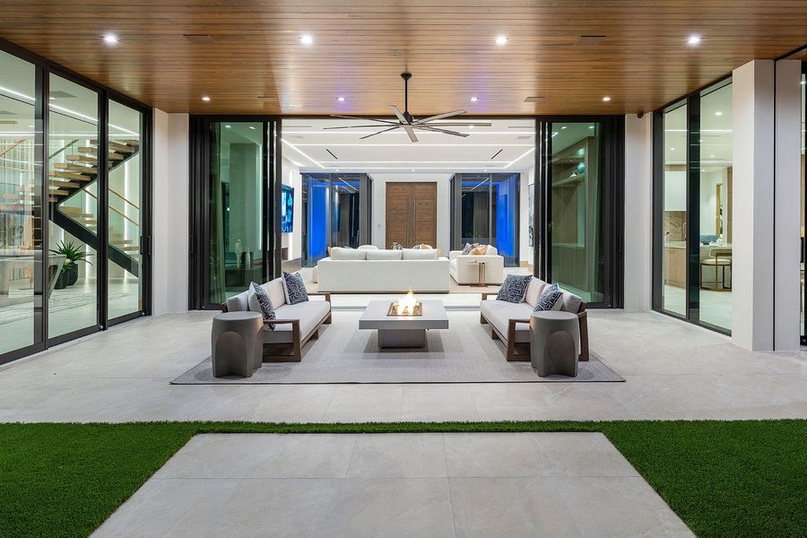 1520_Royal_Palm_Way_Dusk_21