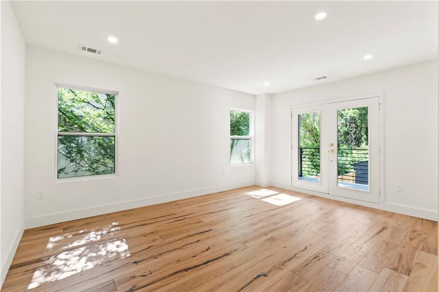 Spacious, unfurnished interior of a new home in , Atlanta (Image 19). Spacious, unfurnished interior of a new home in , Atlanta (Image 19).