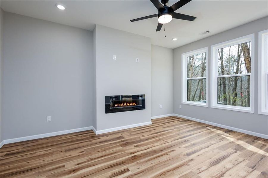 Spacious, unfurnished interior of a new home in , Ellijay (Image 26).