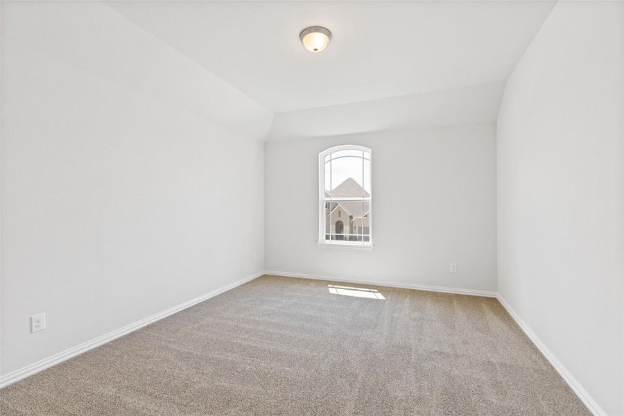 Spacious, unfurnished interior of a new home in Oakwood Estates, Waller (Image 33).